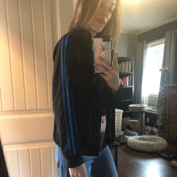 SOLD••••Adidas jacket 💙🖤 - Picture 4 of 5